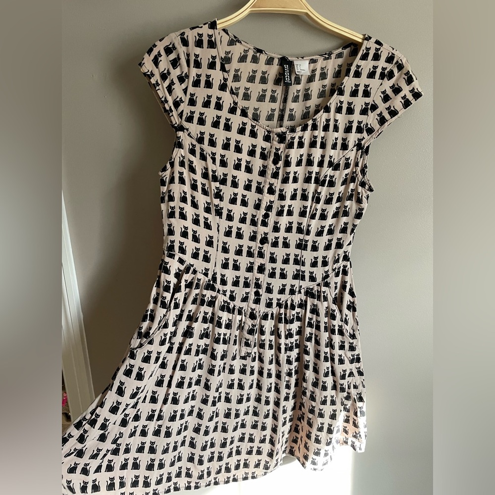 Black cat H&M Dress size 4/ fits like size 0